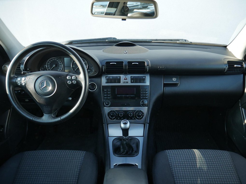 Mercedes-Benz Třída C 1.8 i 