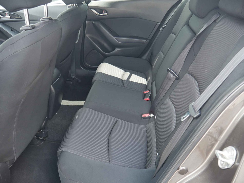 Mazda 3 2.0i 