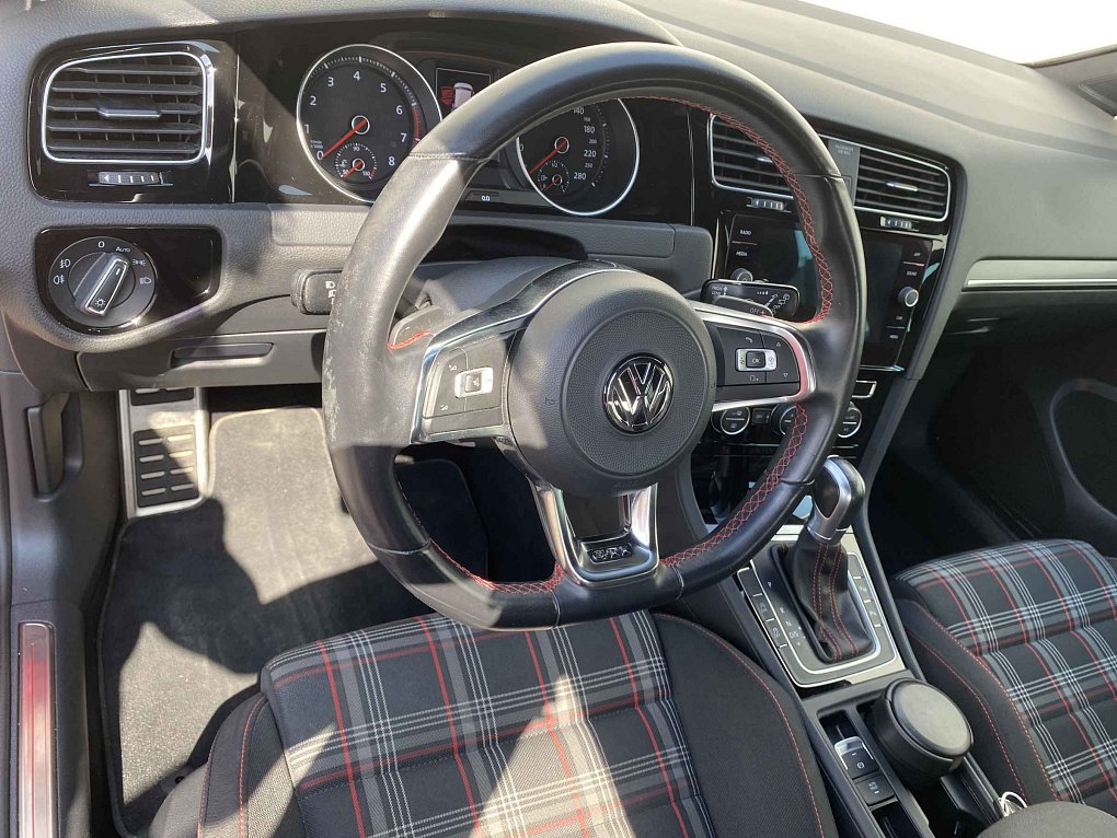 Volkswagen Golf 2.0 TSi GTi