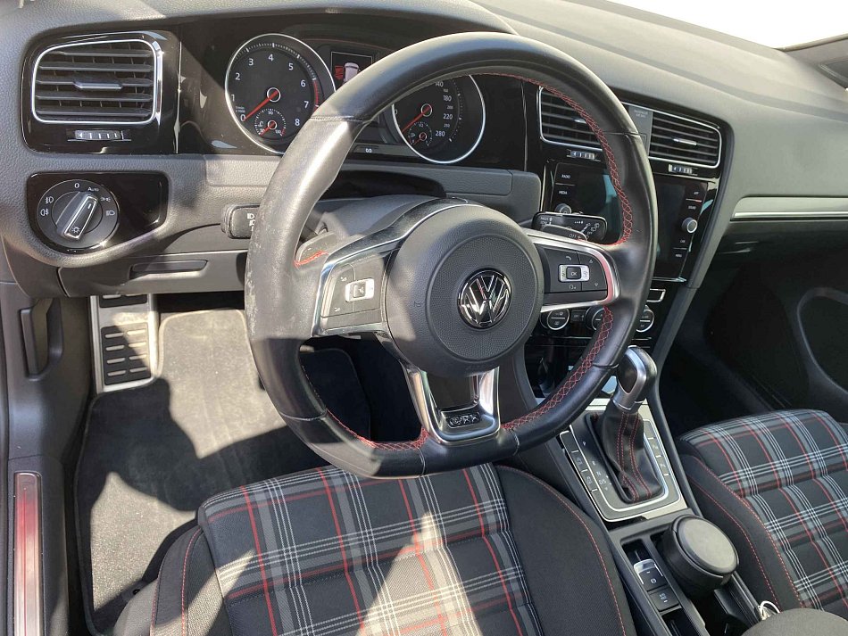Volkswagen Golf 2.0 TSi GTi