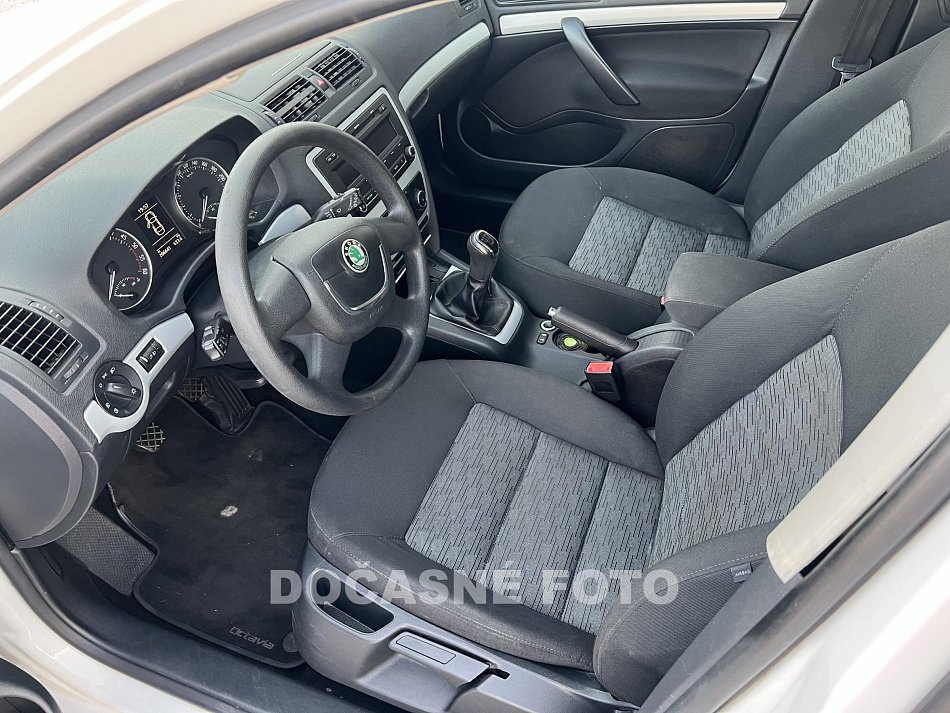 Škoda Octavia II 1.6 TDi Ambiente