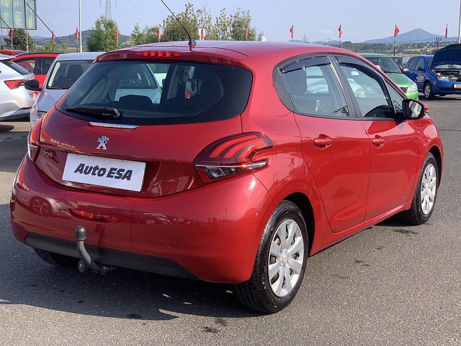 Peugeot 208 1.2i 