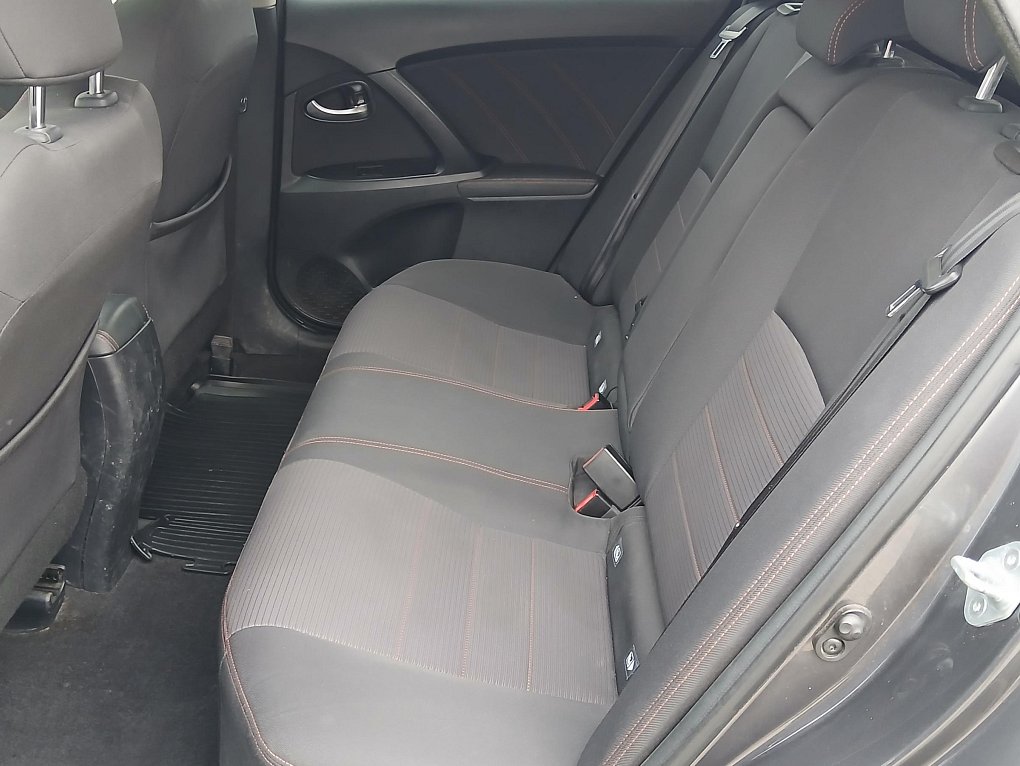 Toyota Avensis 2.0 D-4D Trend