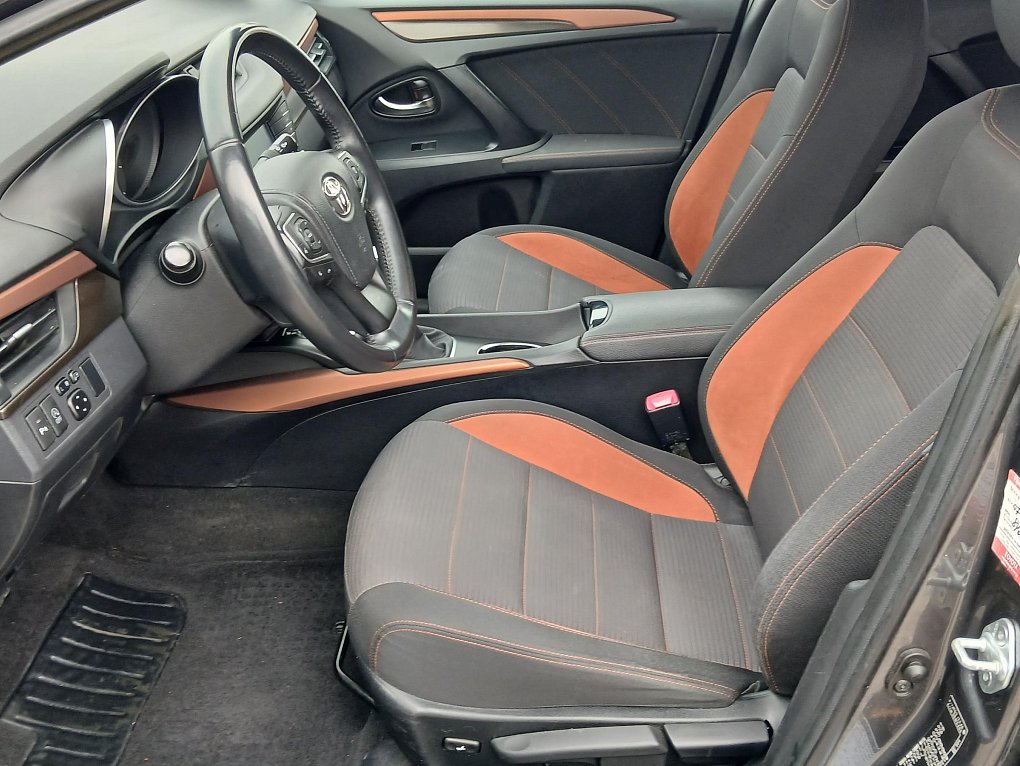 Toyota Avensis 2.0 D-4D Trend