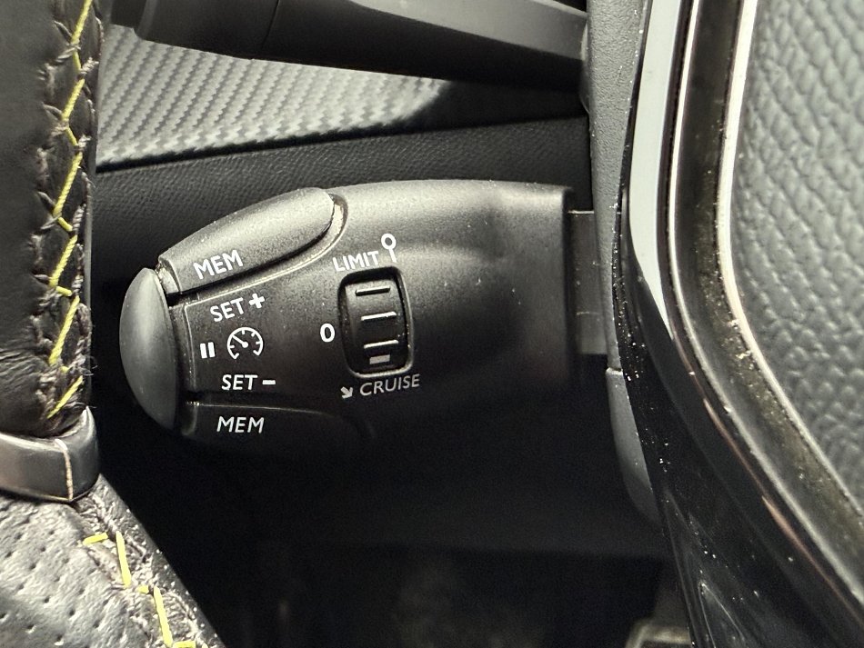 Peugeot 208 1.2PT GT Line