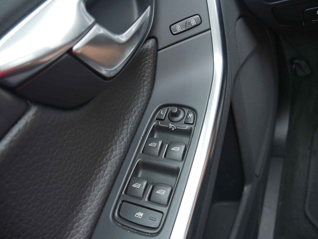 Volvo V60 2.0D 