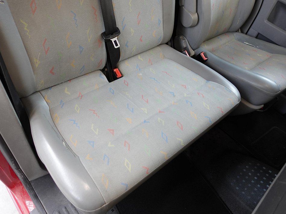 Volkswagen Transporter 2.5TDi  6míst
