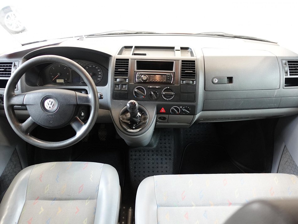 Volkswagen Transporter 2.5TDi  6míst