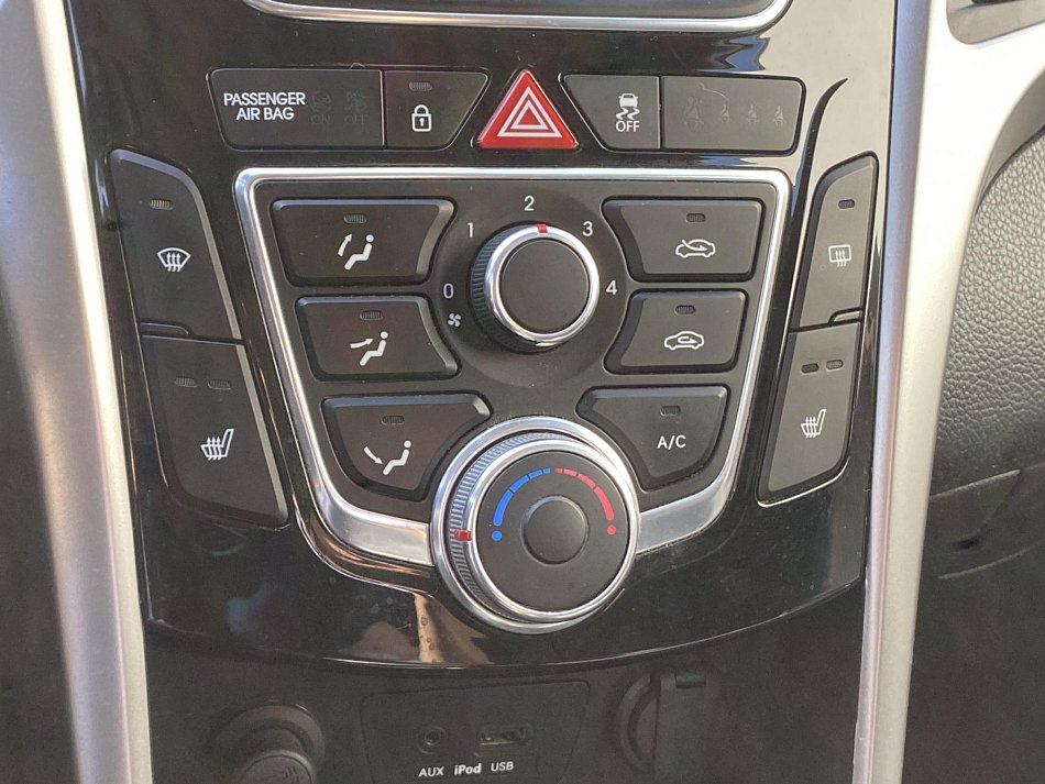 Hyundai I30 1.6CRDi Trikolor