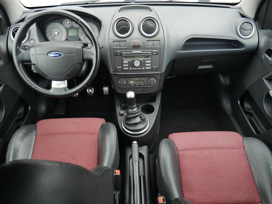 Ford Fiesta 2.0i 