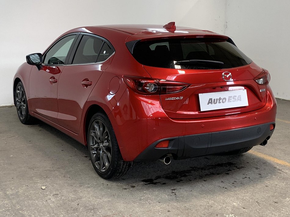 Mazda 3 2.0i Revolution