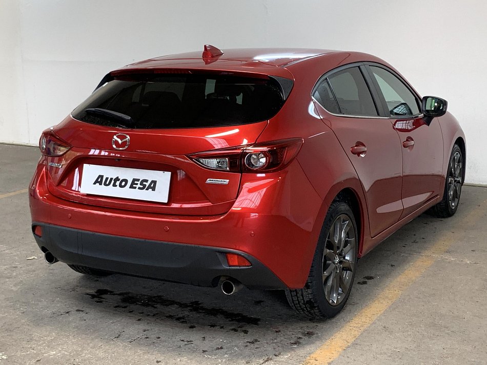 Mazda 3 2.0i Revolution