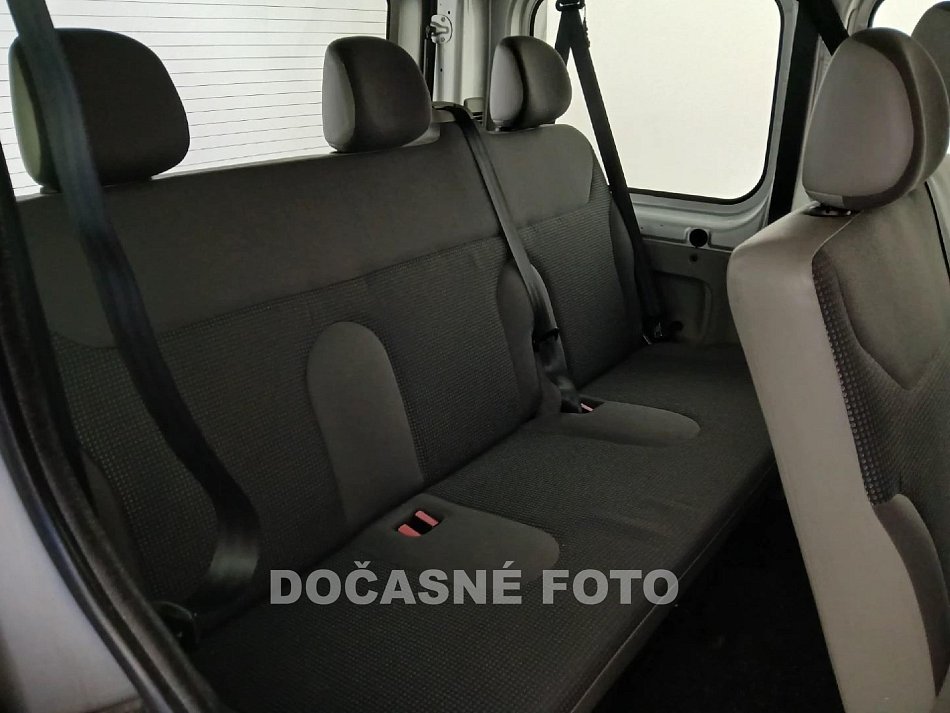 Opel Vivaro 2.0CDTi  9míst