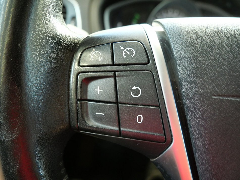 Volvo V40 2.0D 