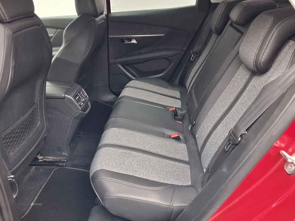 Peugeot 3008 1.2 PT Allure