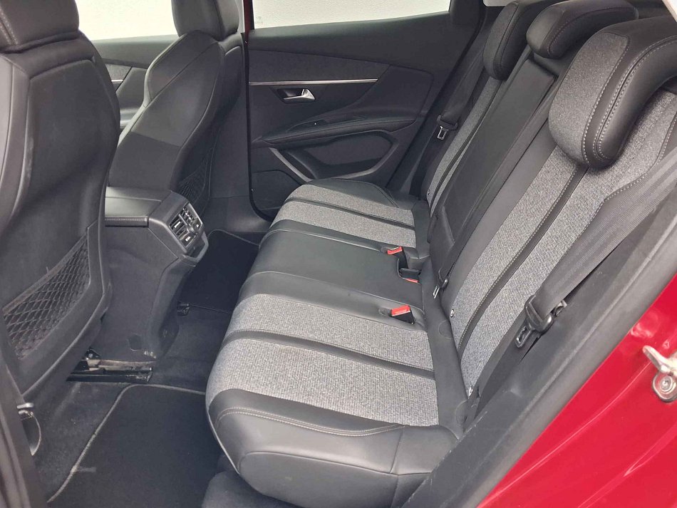 Peugeot 3008 1.2 PT Allure
