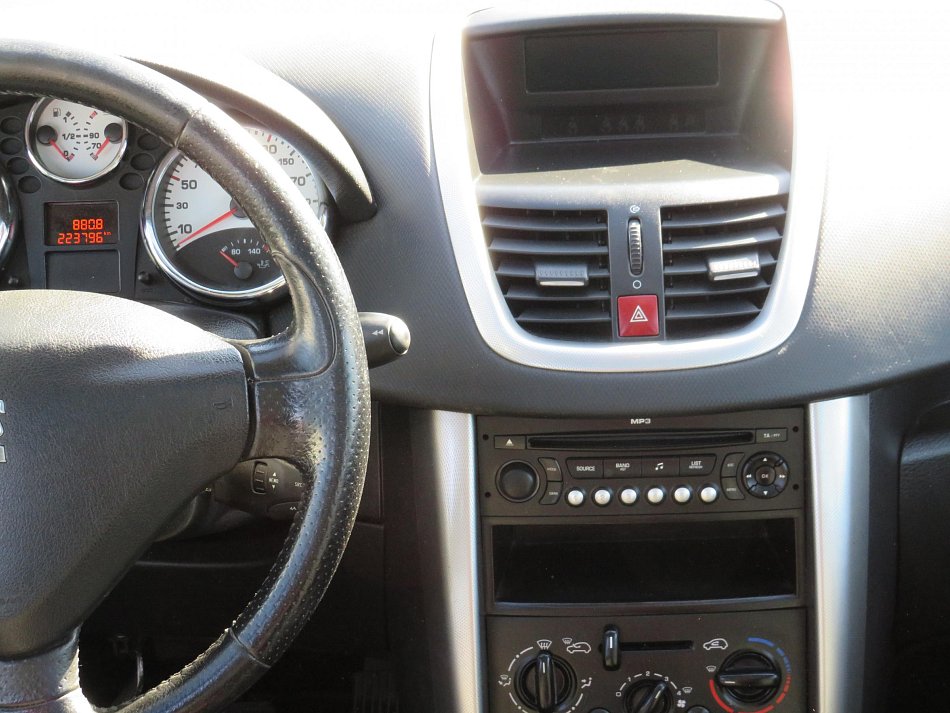 Peugeot 207 1.6i 