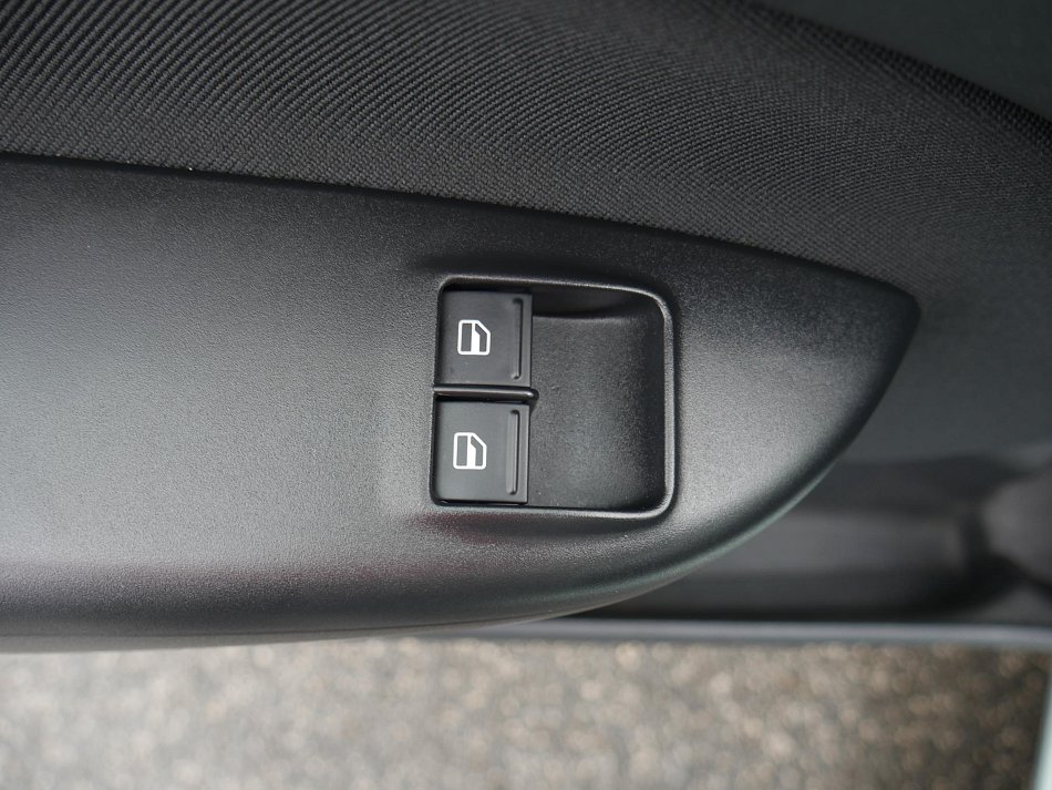 Škoda Octavia II 1.6 MPi Ambiente