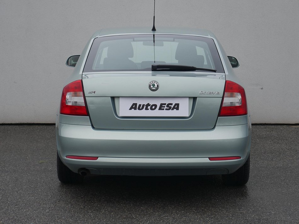 Škoda Octavia II 1.6 MPi Ambiente