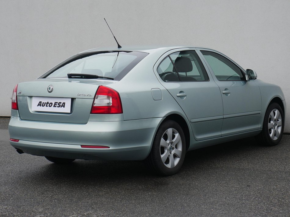 Škoda Octavia II 1.6 MPi Ambiente