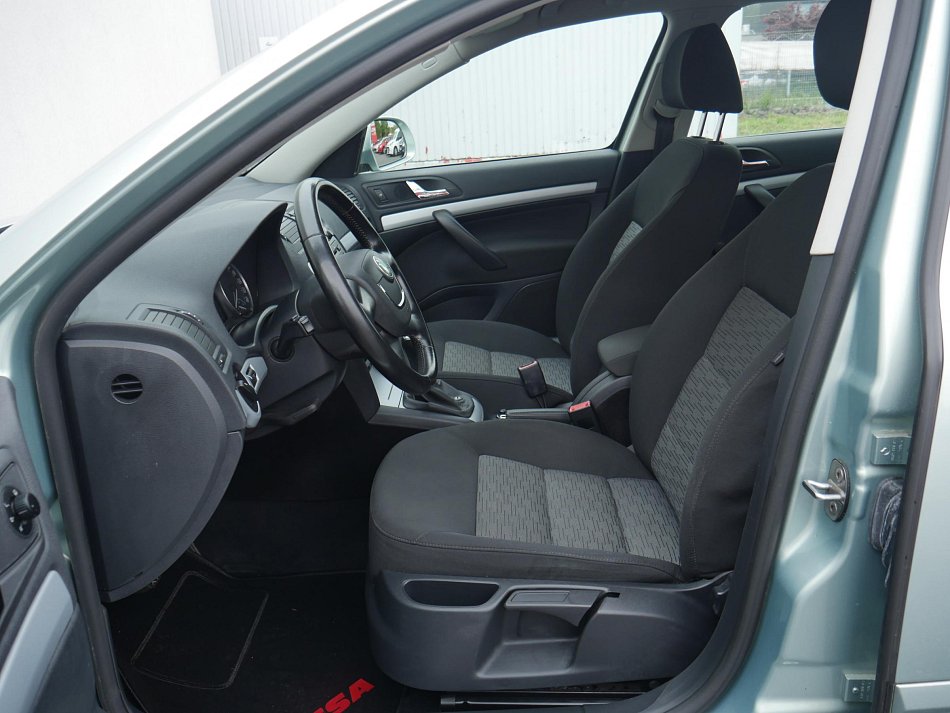 Škoda Octavia II 1.6 MPi Ambiente