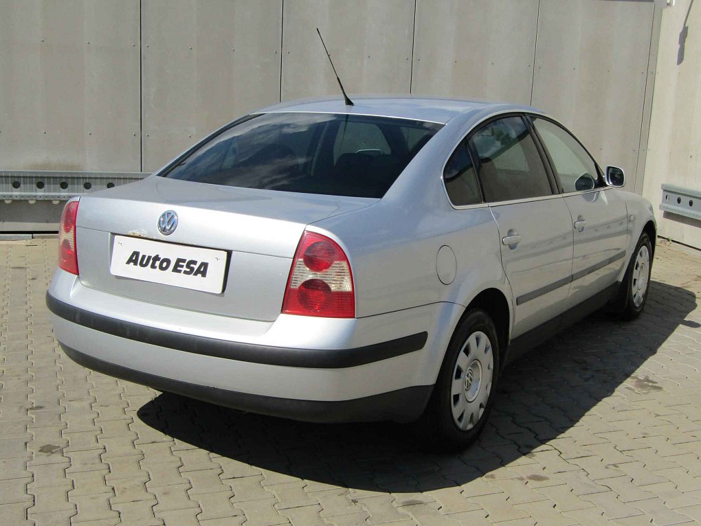 Volkswagen Passat 1.6 i 