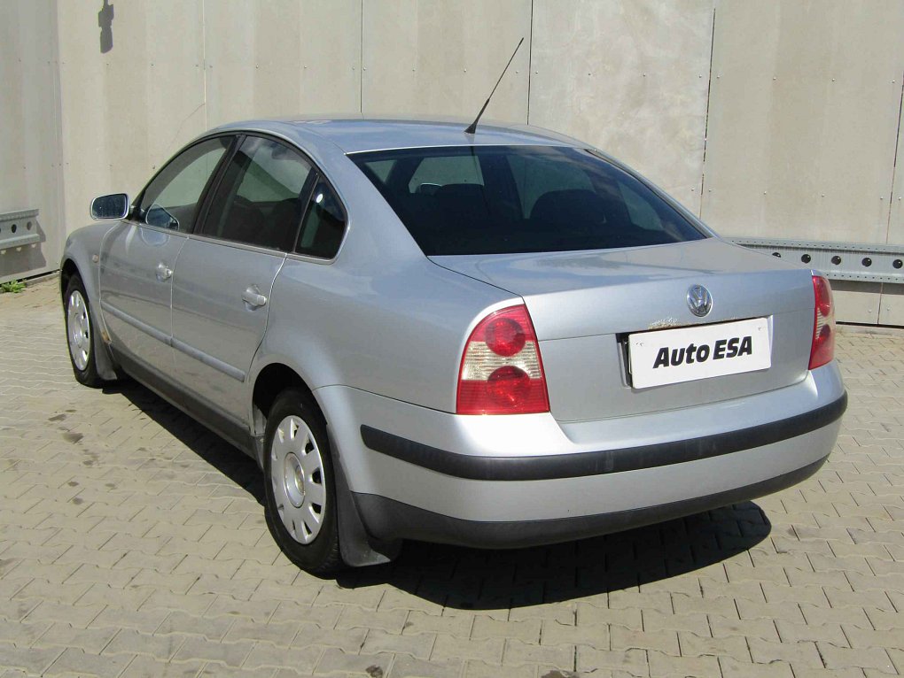 Volkswagen Passat 1.6 i 