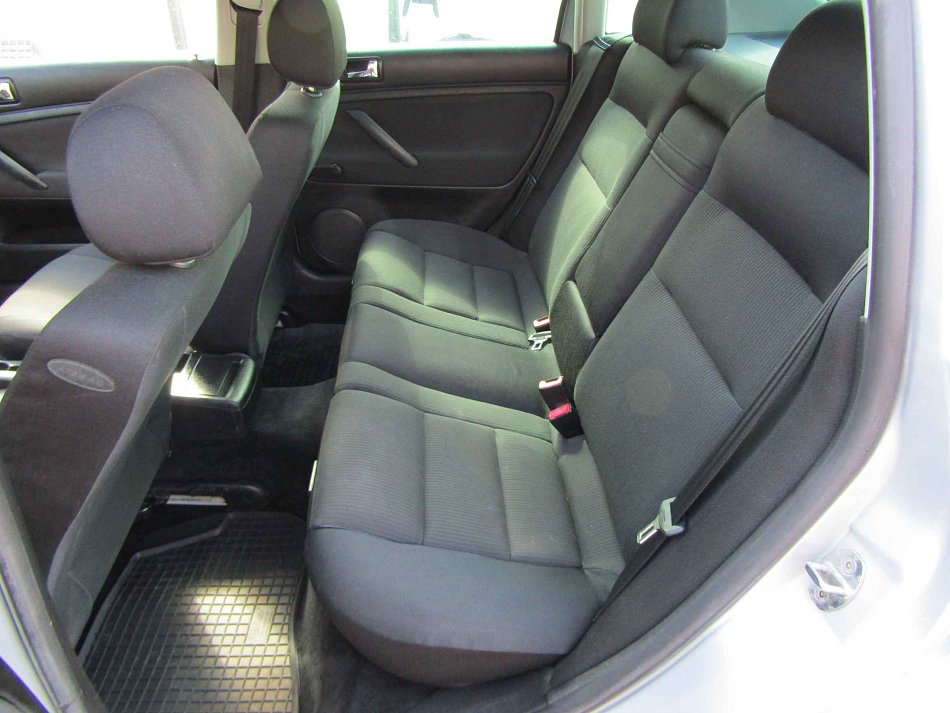 Volkswagen Passat 1.6 i 