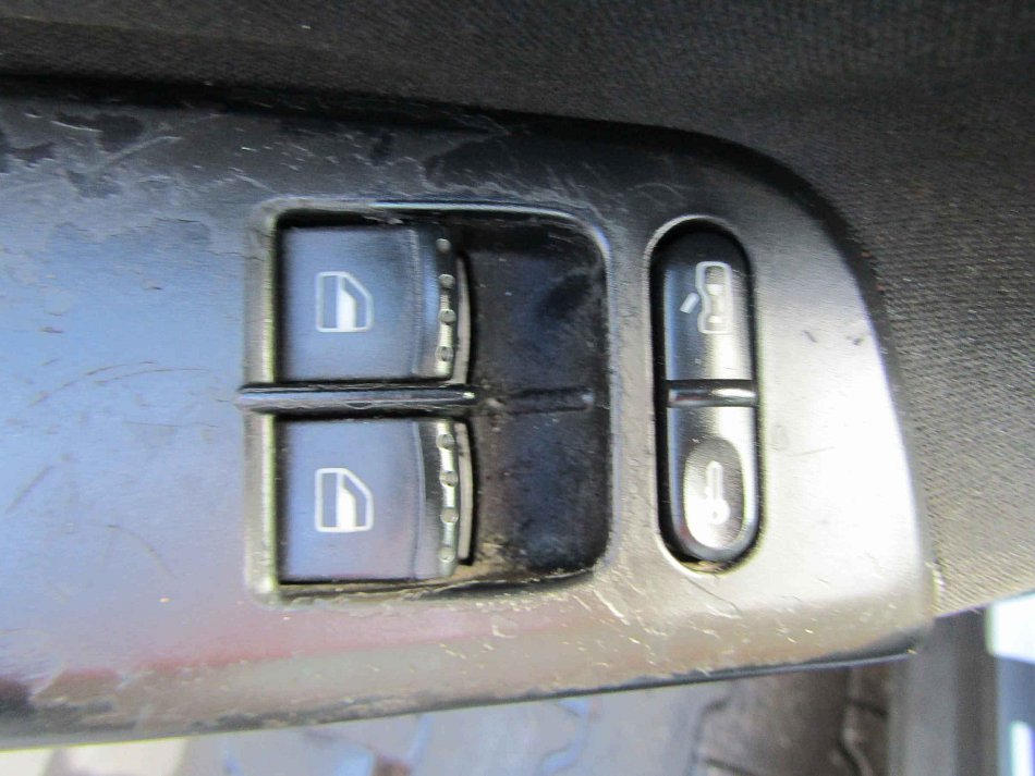 Volkswagen Passat 1.6 i 