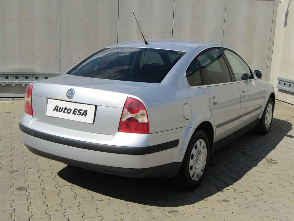 Volkswagen Passat 1.6 i 