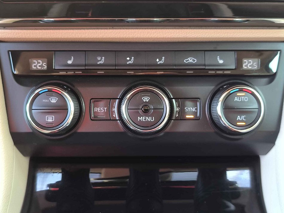 Škoda Superb III 1.4 TSi Style