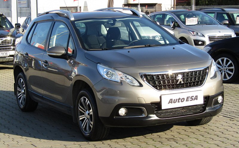 Peugeot 2008 1.2i 