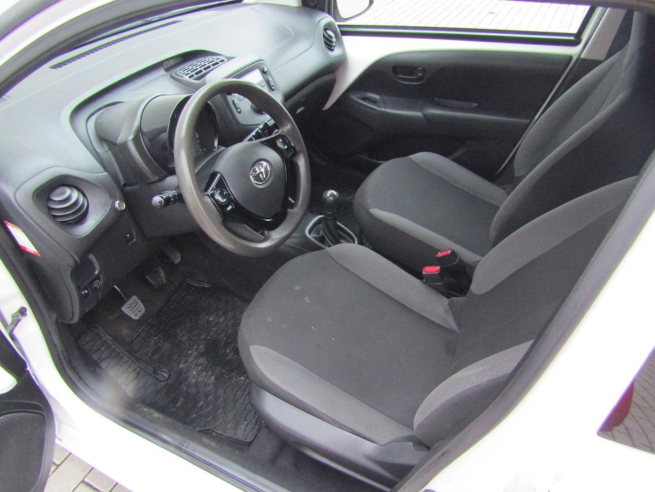 Toyota Aygo 1.0i 