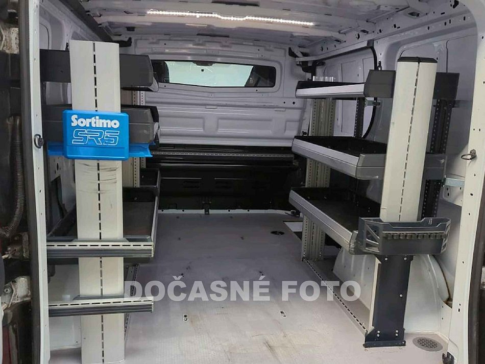 Renault Trafic 2.0dCi  SORTIMO