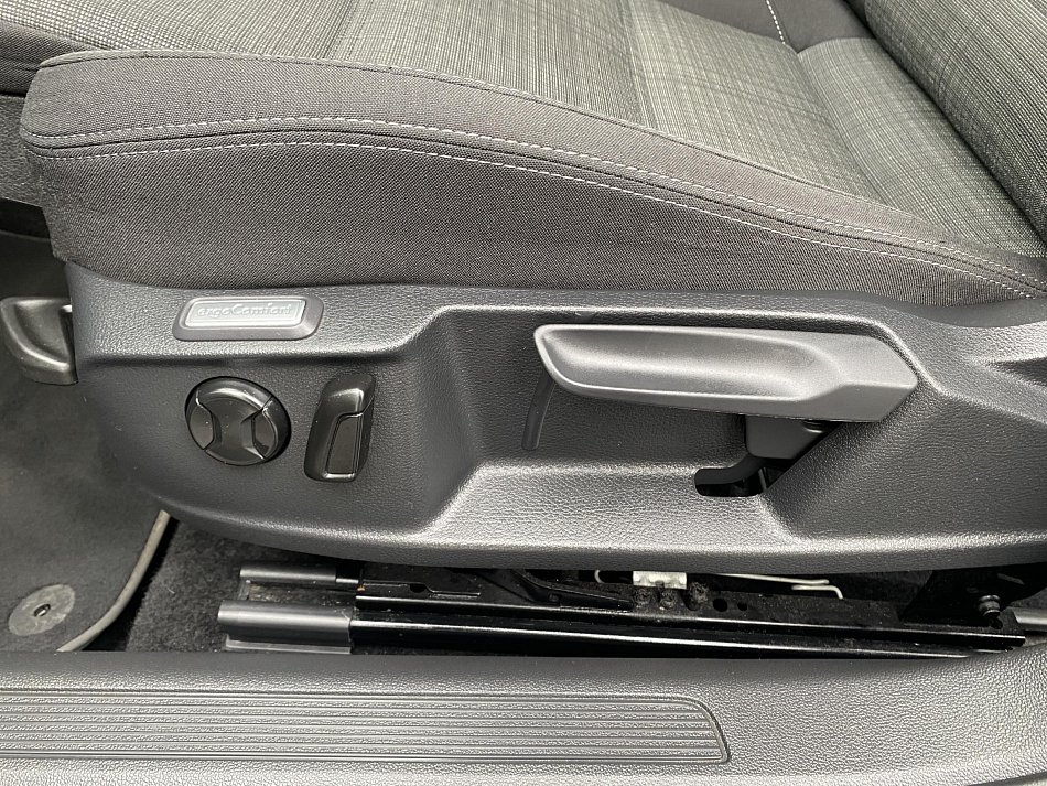 Volkswagen Passat 2.0 TDi 