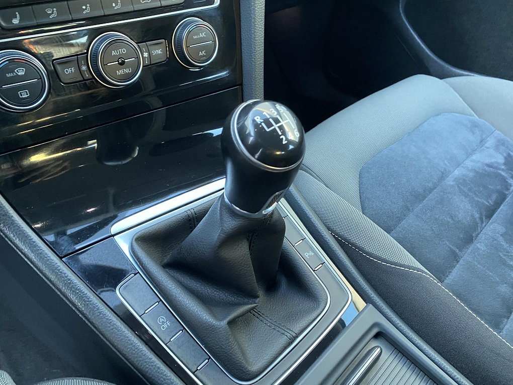 Volkswagen Golf 1.4 TSI 