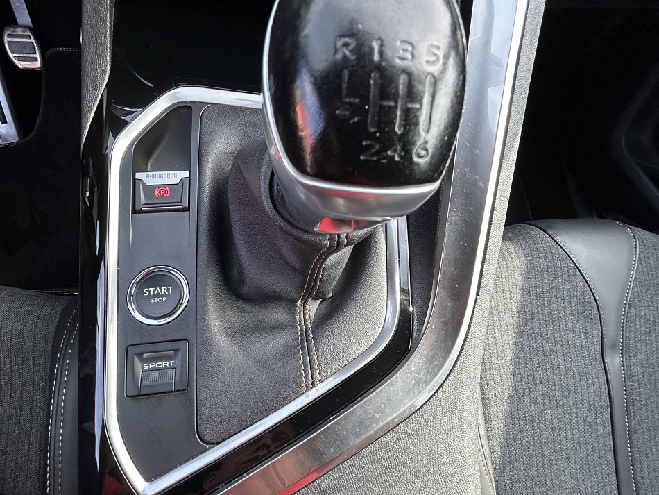 Peugeot 3008 1.2 PT GT Line