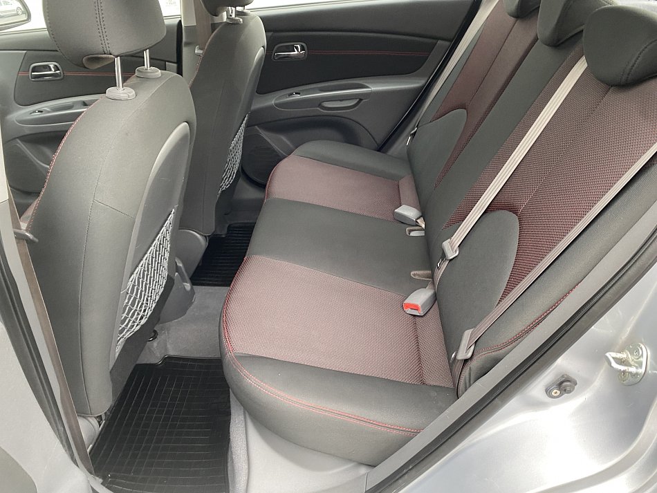 Kia Rio 1.4i 16V 