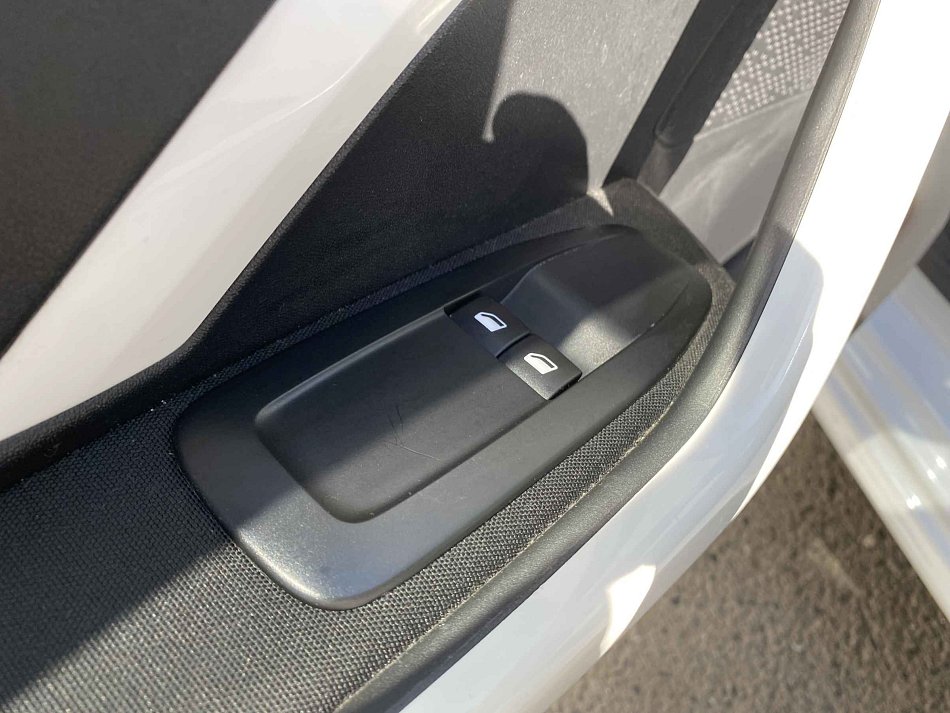 Peugeot 208 1.2 PT 
