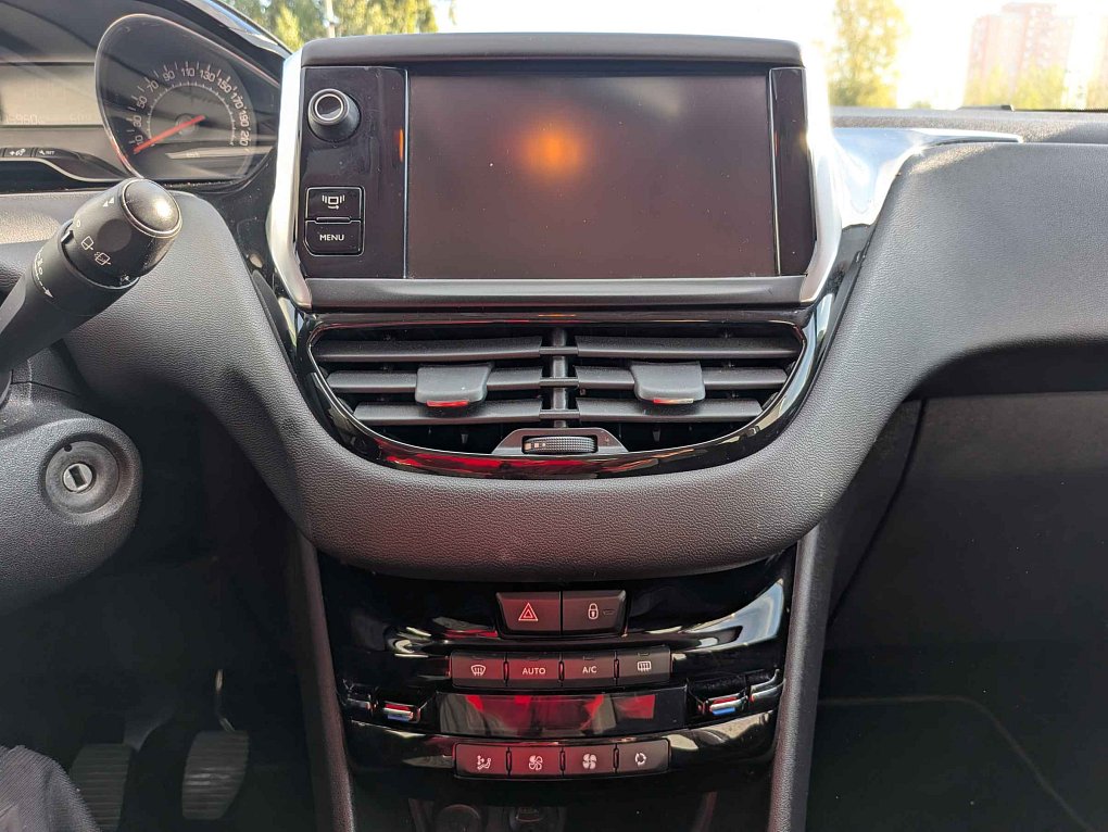 Peugeot 208 1.2 PT 