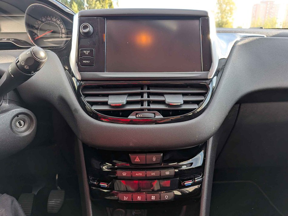 Peugeot 208 1.2 PT 