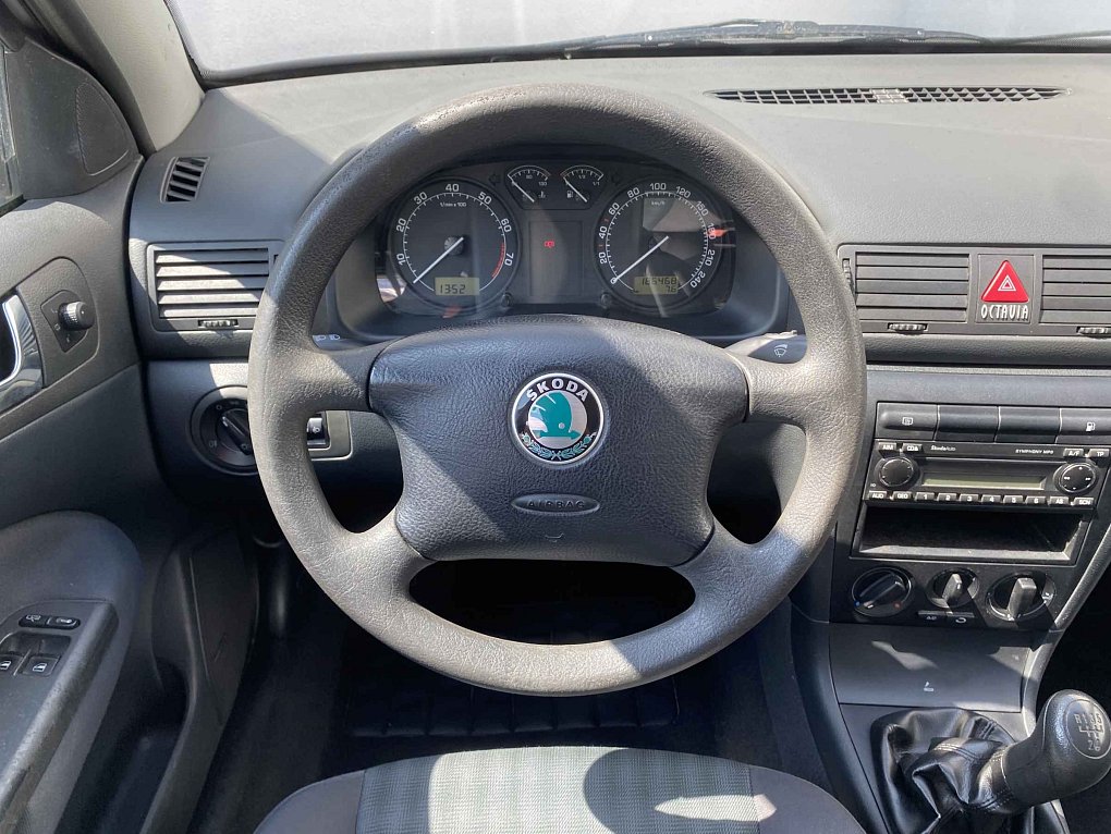 Škoda Octavia 1.6 16V Tour