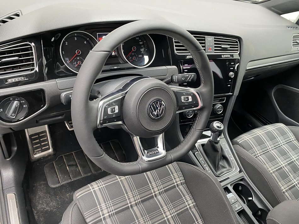 Volkswagen Golf 2.0 TDi GTD