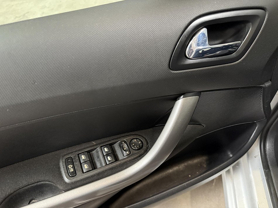 Peugeot 308 1.6i 