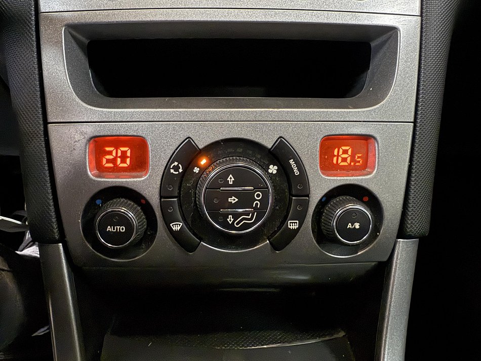 Peugeot 308 1.6i 