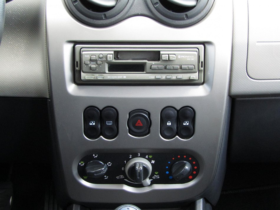Dacia Sandero 1.2 i 