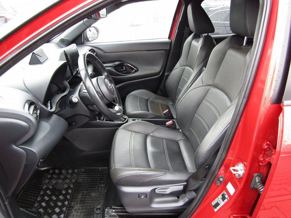 Toyota Yaris 1.5e-CVT  Cross