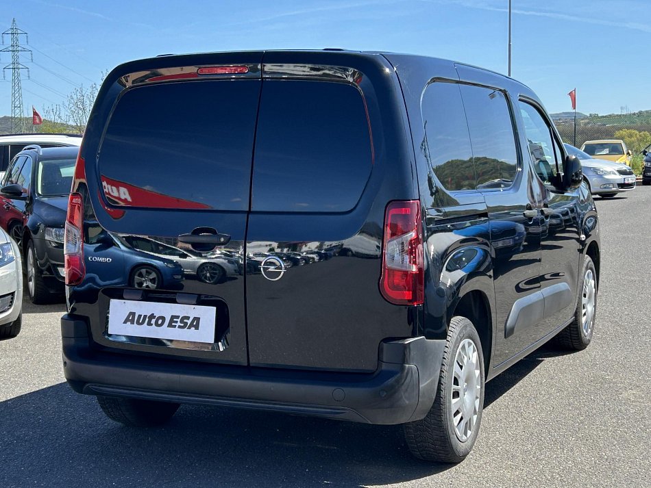 Opel Combo 1.2T 