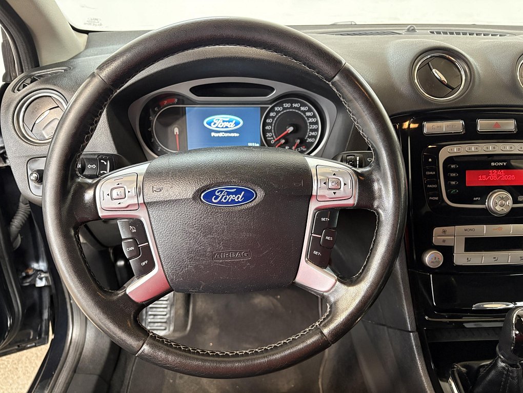 Ford Mondeo 2.0 i Titanium