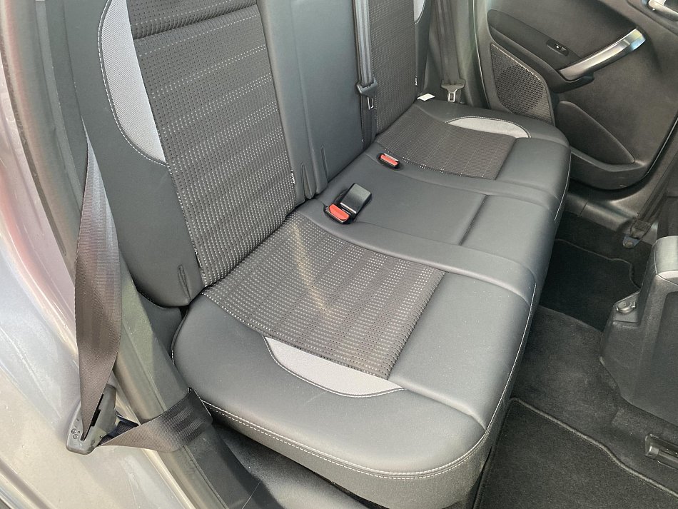 Peugeot 2008 1.2 PT 